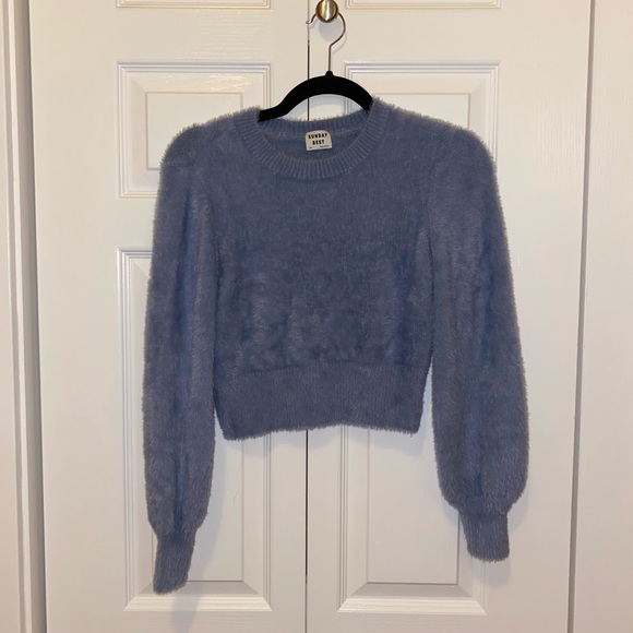 Fuzzy sweater - Picture 2 of 3